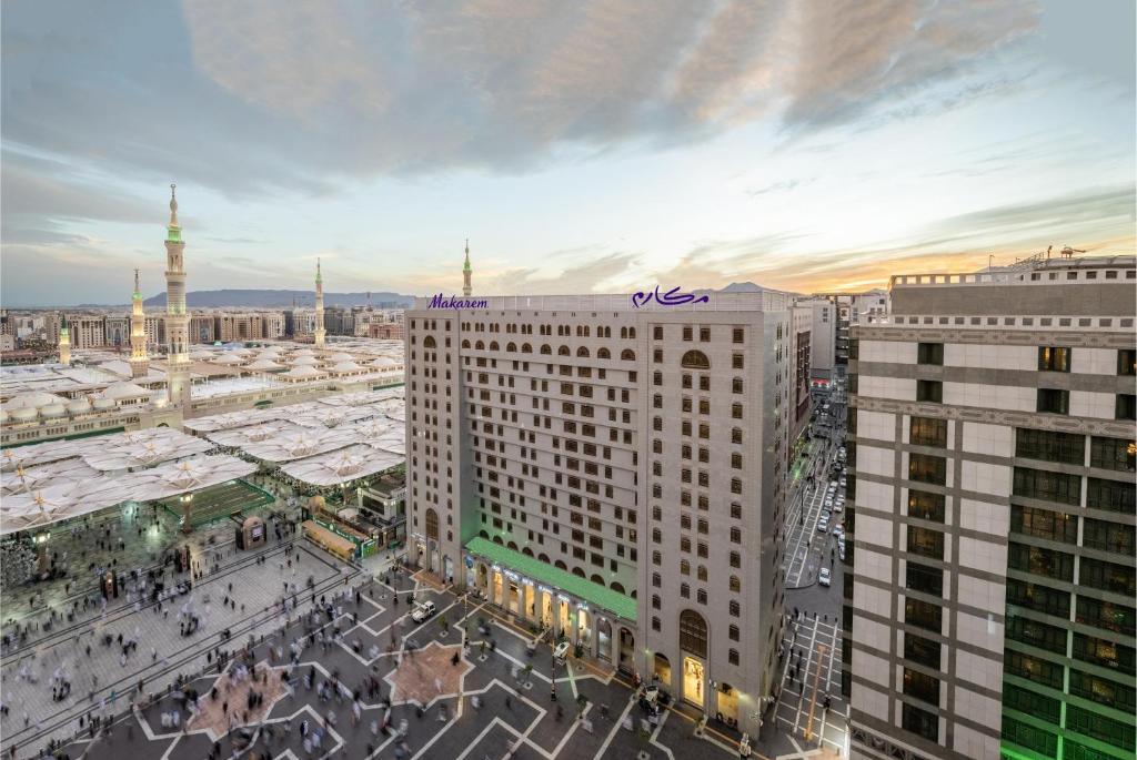 Makarem Haram view suites